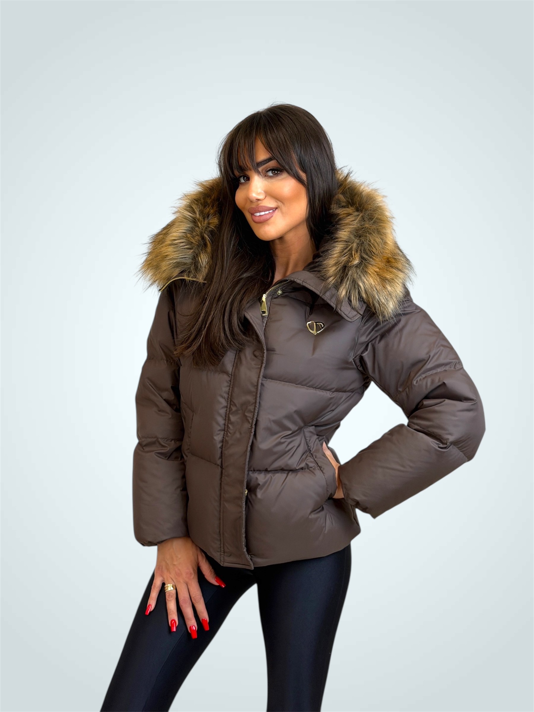 Brązowa kurtka Tarissa ze sztucznym obszyciem - obrazek 3