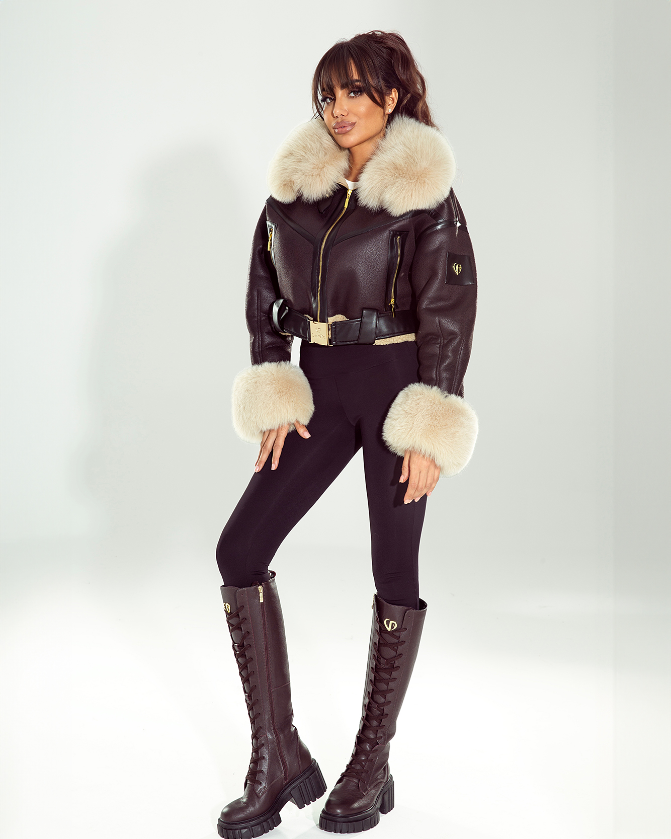 Brązowy kożuch Everest z naturalnym obszyciem z lisa - obrazek 2