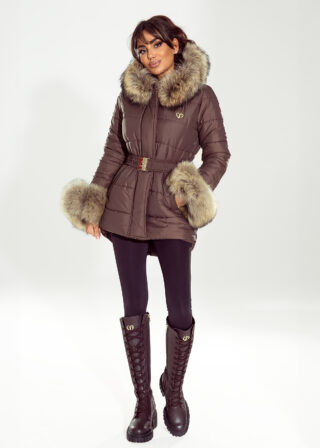 Brązowy płaszcz Aaliyah z naturalnym obszyciem