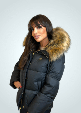 Czarna kurtka Tarissa ze sztucznym obszyciem