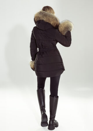 Alternative view of Czarny płaszcz Aaliyah z naturalnym obszyciem