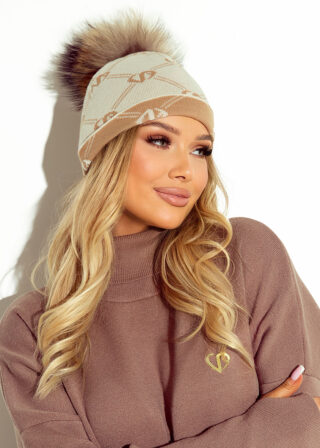 Beżowa logowana czapka LoveYa z pomponem z jenota