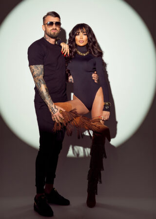 Alternative view of Czarne body Sanah